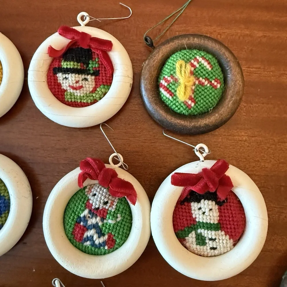 17 Pc Vintage‎ Christmas Ornaments Needlepoint Handmade Round Frame Santa Candle